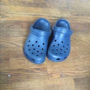 Like New, navy blue crocs